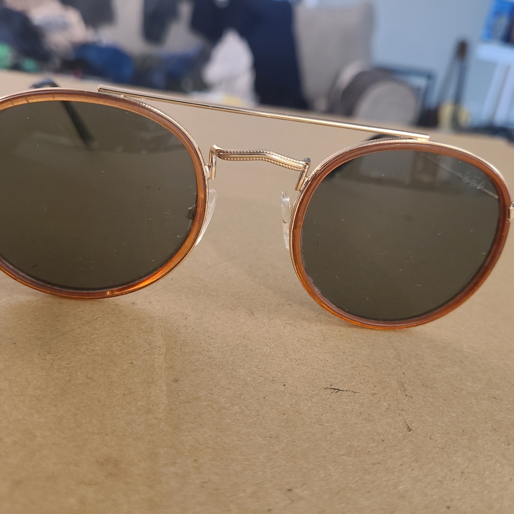 Stylish Gold and Brown Sunglasses